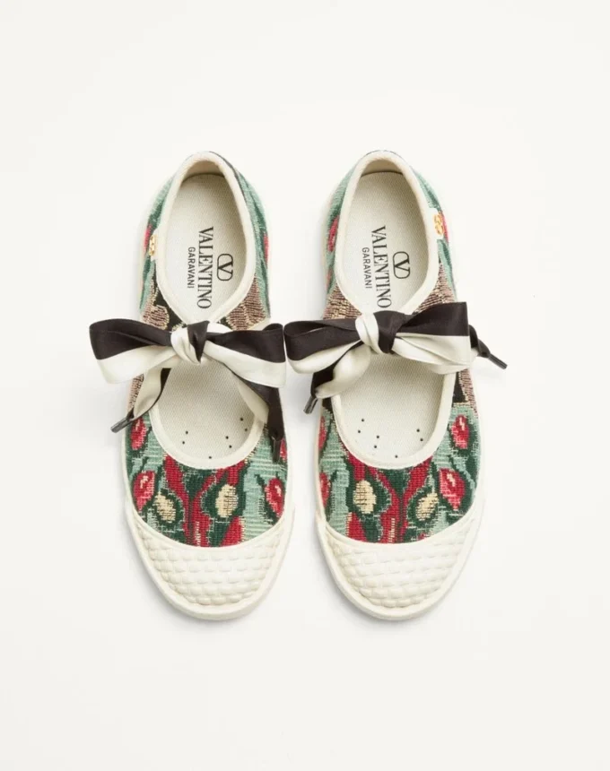 Adidași Ballerina Bay By Bay din țesătură jacquard cu broderie florală Adidași Ballerina Bay By Bay din țesătură jacquard cu broderie florală