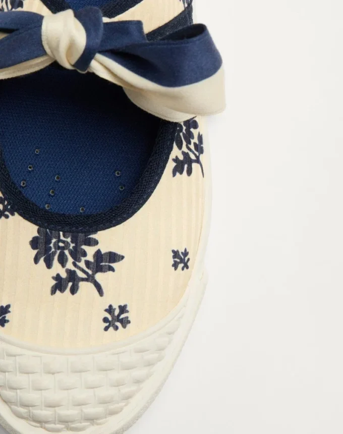 Adidași Bay By Bay Ballerina din țesătură Papier Floral Adidași Bay By Bay Ballerina din țesătură Papier Floral