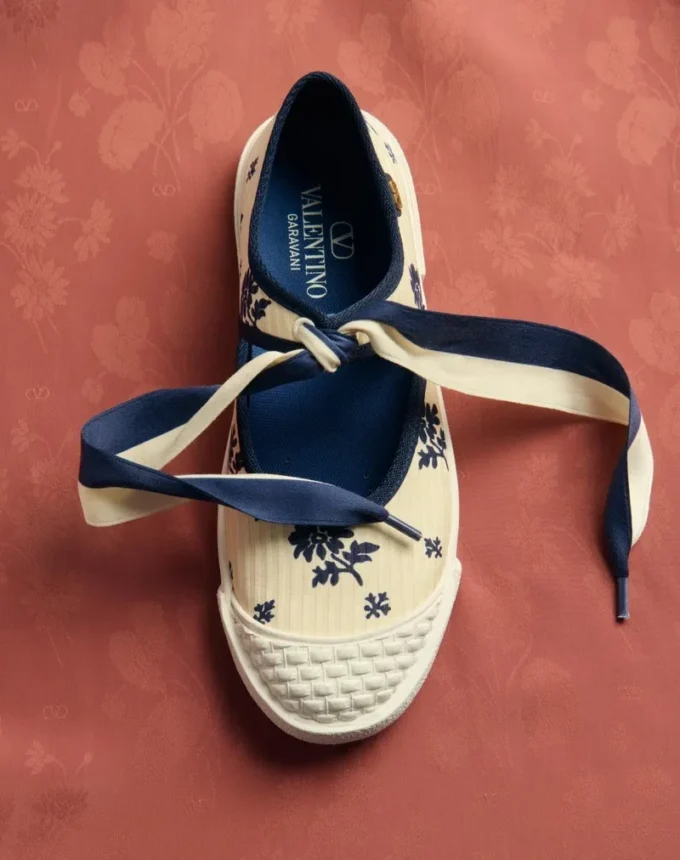 Adidași Bay By Bay Ballerina din țesătură Papier Floral Adidași Bay By Bay Ballerina din țesătură Papier Floral