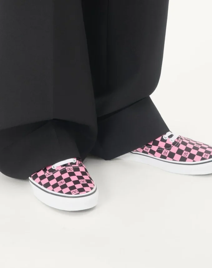 Adidași joși Valentino Garavani și Vans din țesătură cu imprimeu VLogo Checkerboard Adidași joși Valentino Garavani și Vans din țesătură cu imprimeu VLogo Checkerboard