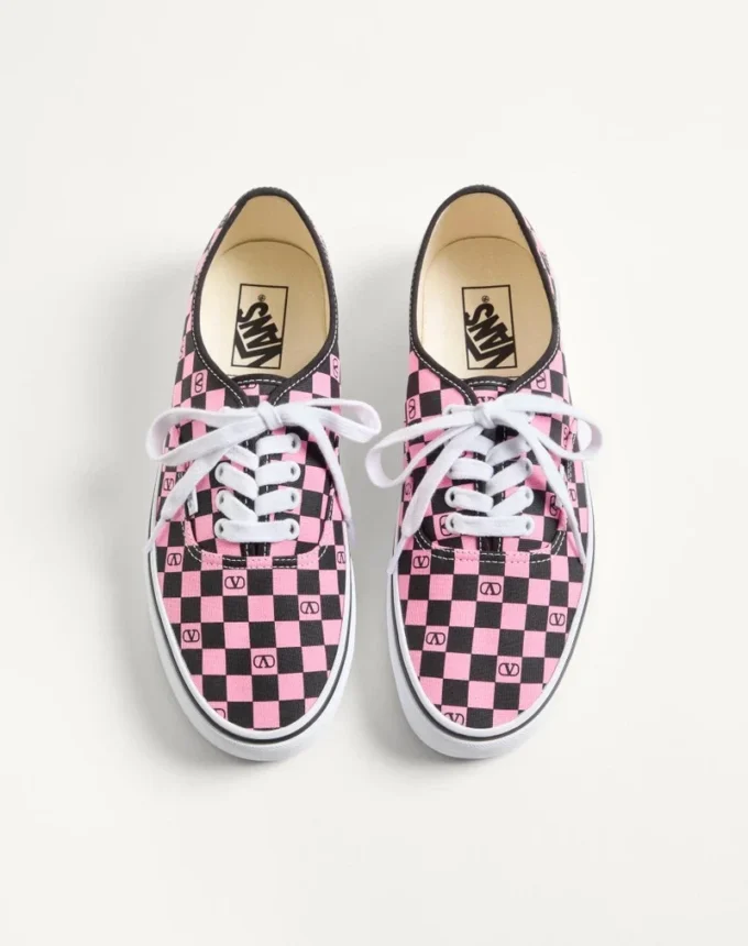 Adidași joși Valentino Garavani și Vans din țesătură cu imprimeu VLogo Checkerboard Adidași joși Valentino Garavani și Vans din țesătură cu imprimeu VLogo Checkerboard