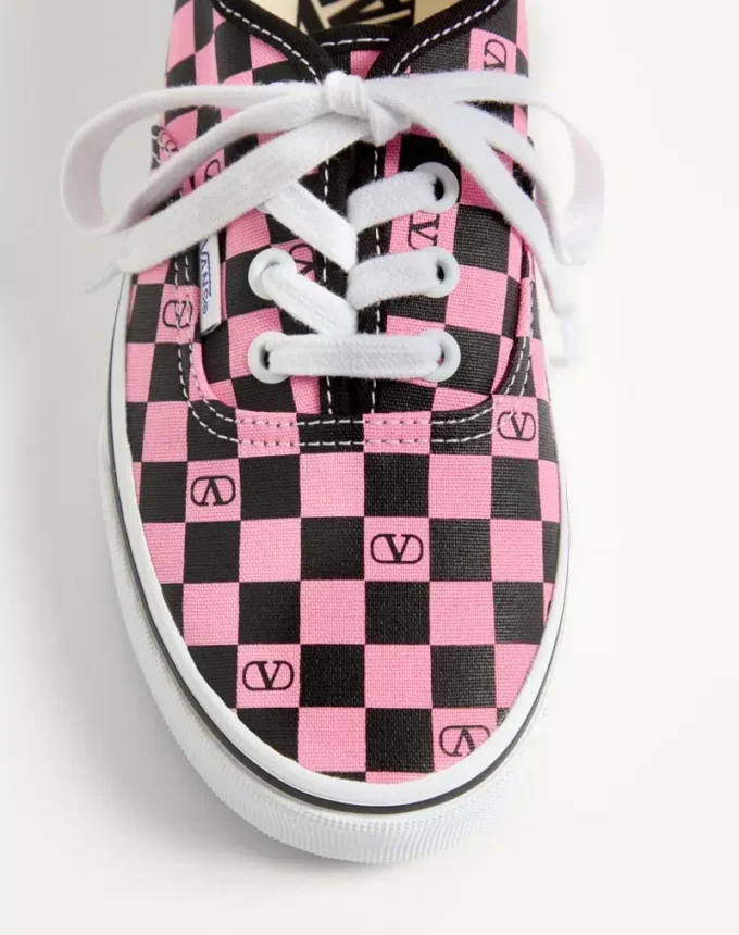 Adidași joși Valentino Garavani și Vans din țesătură cu imprimeu VLogo Checkerboard Adidași joși Valentino Garavani și Vans din țesătură cu imprimeu VLogo Checkerboard