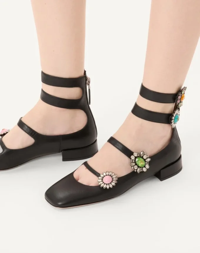 Balerini Preshoes cu curele din piele de capră și nasturi bijuterie 20 mm Balerini Preshoes cu curele din piele de capră și nasturi bijuterie 20 mm