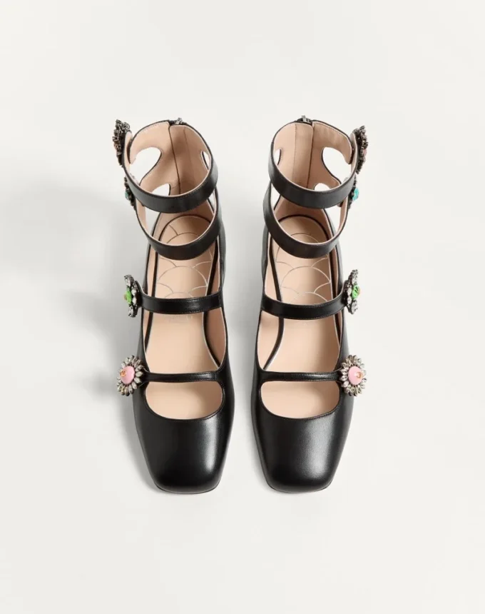 Balerini Preshoes cu curele din piele de capră și nasturi bijuterie 20 mm Balerini Preshoes cu curele din piele de capră și nasturi bijuterie 20 mm