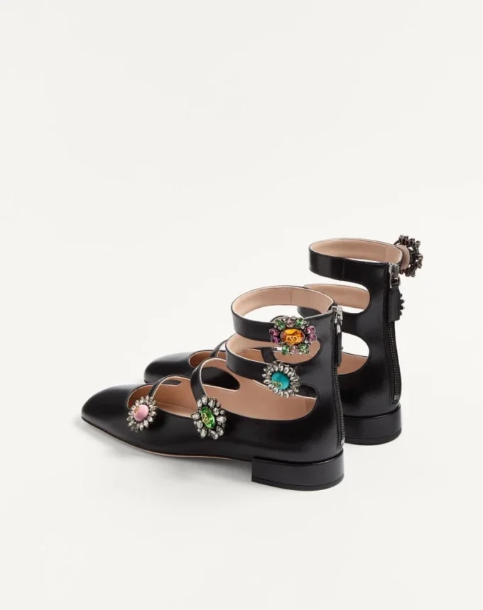 Balerini Preshoes cu curele din piele de capră și nasturi bijuterie 20 mm Balerini Preshoes cu curele din piele de capră și nasturi bijuterie 20 mm