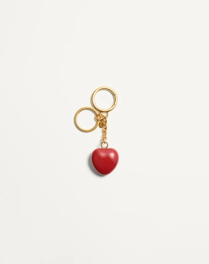 Breloc pentru geantă Coeur Royal cu inel pentru chei din metal și email Breloc pentru geantă Coeur Royal cu inel pentru chei din metal și email