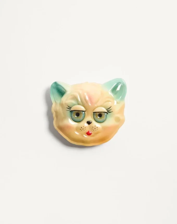 Broșă din plastic Le Chat De La Maison Broșă din plastic Le Chat De La Maison