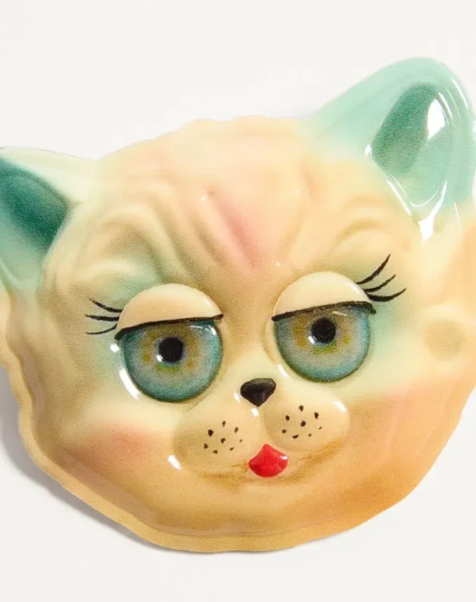 Broșă din plastic Le Chat De La Maison Broșă din plastic Le Chat De La Maison