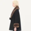 Caban compact drapat cu blană de oaie Caban compact drapat cu blană de oaie