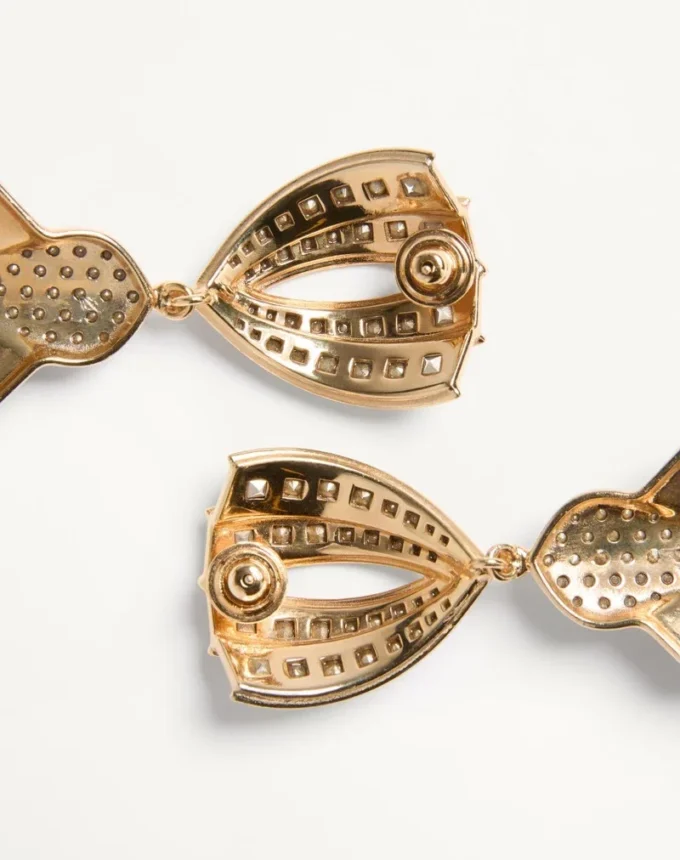 Cercei Pas Plus din metal, rășină, email și cristale Swarovski® Cercei Pas Plus din metal, rășină, email și cristale Swarovski®