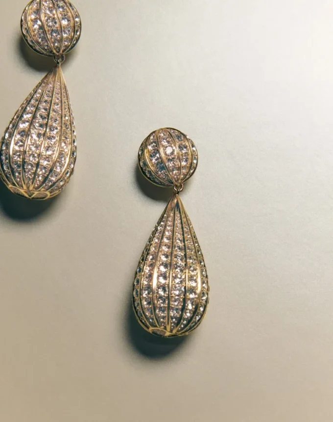 Cercei Poetique Des Gouttes din metal și cristale Swarovski®