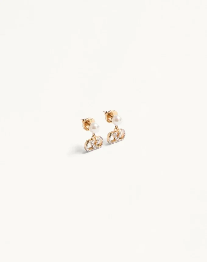 Cercei Vlogo Signature din metal, perle și cristale Swarovski® Cercei Vlogo Signature din metal, perle și cristale Swarovski®