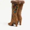 Cizme Hotty din piele de vițel cu efect de ponei, broderie florală și blană 100 mm Cizme Hotty din piele de vițel cu efect de ponei, broderie florală și blană 100 mm
