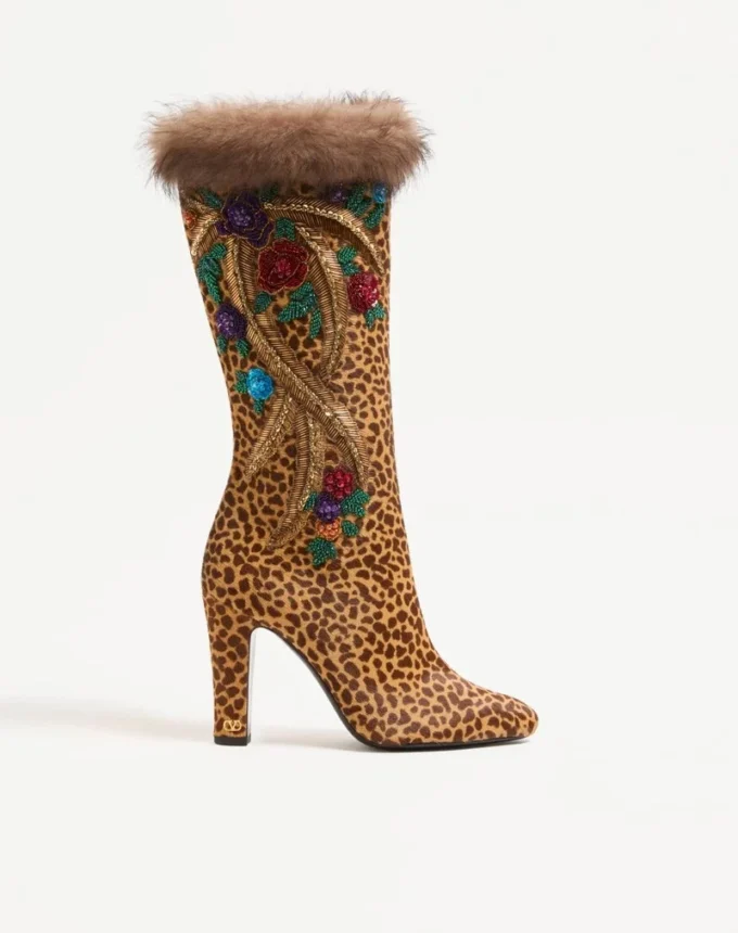 Cizme Hotty din piele de vițel cu efect de ponei, broderie florală și blană 100 mm Cizme Hotty din piele de vițel cu efect de ponei, broderie florală și blană 100 mm