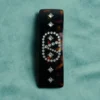 Clemă de păr Vlogo Signature din rășină, metal și cristale Clemă de păr Vlogo Signature din rășină, metal și cristale