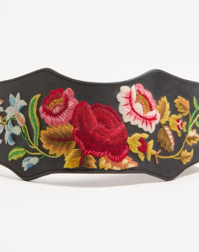Curea din piele cu broderie cu motiv floral 95 mm Curea din piele cu broderie cu motiv floral 95 mm