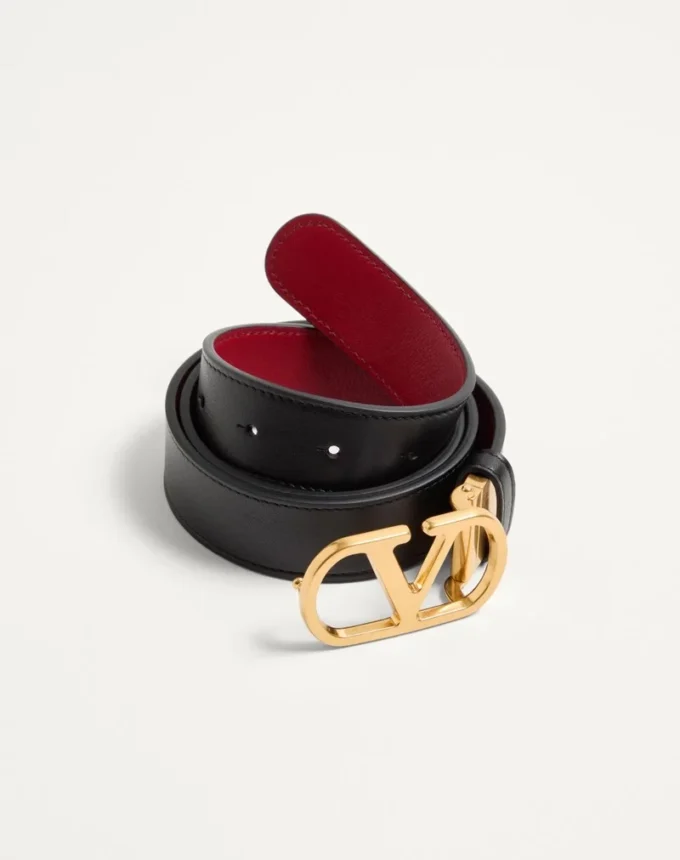 Curea reversibilă din piele de vițel lucioasă VLogo Signature – 30 mm / 1,2 in. Curea reversibilă din piele de vițel lucioasă VLogo Signature – 30 mm / 1,2 in.