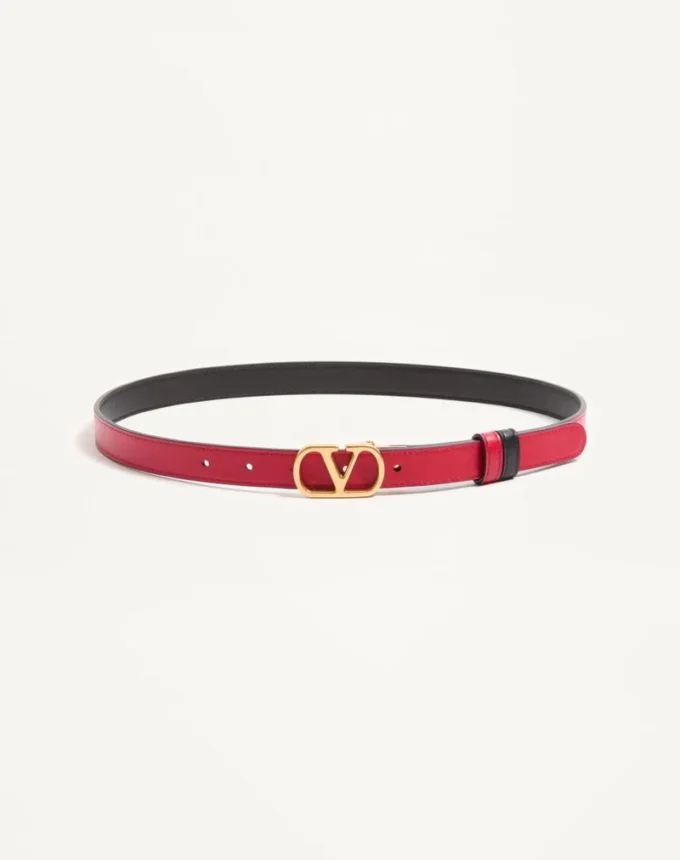 Curea reversibilă VLogo Signature din piele de vițel lucioasă – 20 mm / 1,2 in. Curea reversibilă VLogo Signature din piele de vițel lucioasă – 20 mm / 1,2 in.