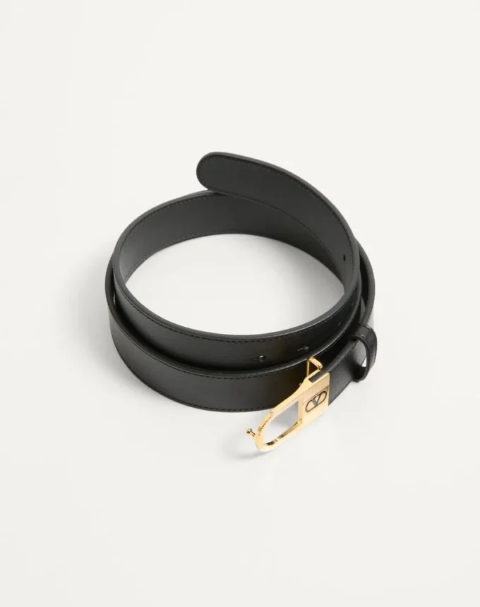 Curea VLogo Signature din piele de vițel lucioasă 30 mm cu detaliu logo emailat