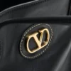 Geantă de cumpărături medie din piele Valentino Garavani Antibes Geantă de cumpărături medie din piele Valentino Garavani Antibes