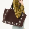 Geantă de cumpărături medie Nellcôte din piele de căprioară Valentino Garavani Geantă de cumpărături medie Nellcôte din piele de căprioară Valentino Garavani