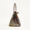 Geantă de cumpărături medie Valentino Garavani Antibes din țesătură jacquard Apres L’Hiver Geantă de cumpărături medie Valentino Garavani Antibes din țesătură jacquard Apres L’Hiver