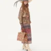 Geantă de cumpărături medie Valentino Garavani Antibes din rafie jacquard cu motiv Cherryfic Geantă de cumpărături medie Valentino Garavani Antibes din rafie jacquard cu motiv Cherryfic