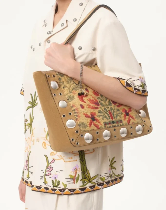 Geantă de cumpărături medie Valentino Garavani Nellcôte din țesătură jacquard Geantă de cumpărături medie Valentino Garavani Nellcôte din țesătură jacquard