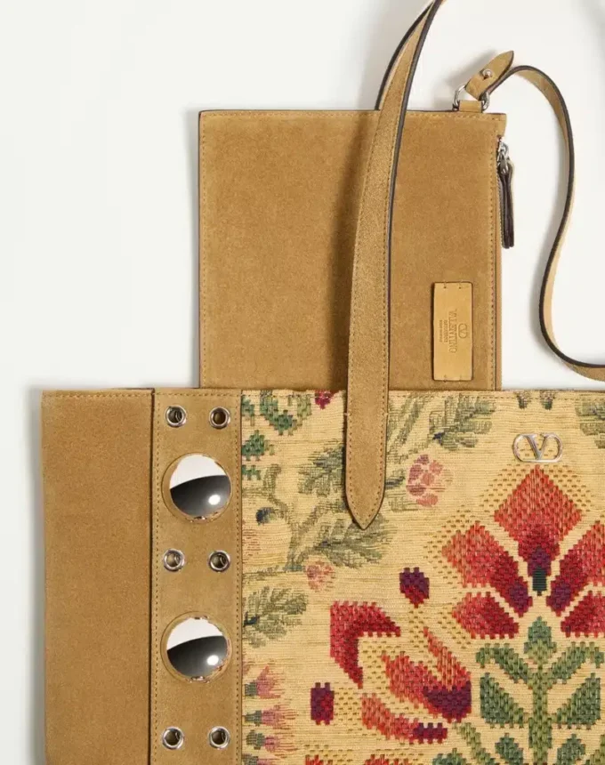 Geantă de cumpărături medie Valentino Garavani Nellcôte din țesătură jacquard Geantă de cumpărături medie Valentino Garavani Nellcôte din țesătură jacquard