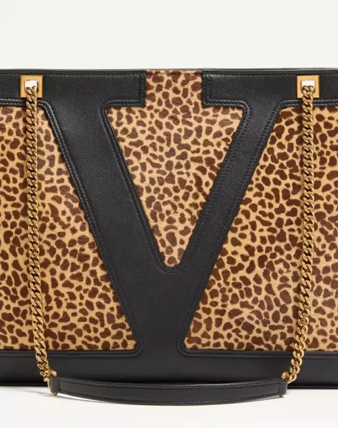 Geantă de cumpărături medie Valentino Garavani Viva Superstar din piele de vițel cu efect de ponei Geantă de cumpărături medie Valentino Garavani Viva Superstar din piele de vițel cu efect de ponei