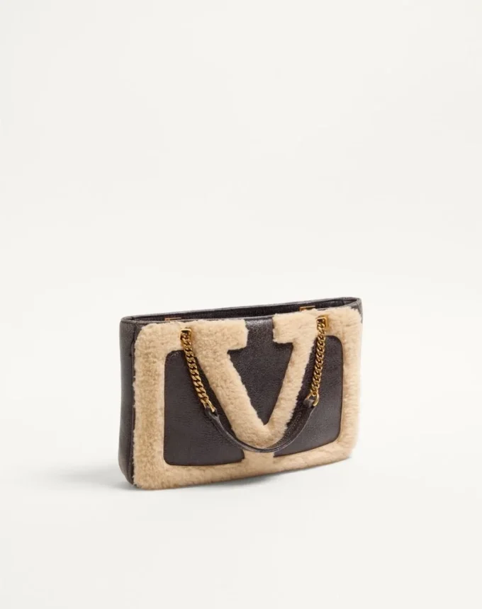 Geantă de cumpărături mică din piele de oaie Valentino Garavani Viva Superstar