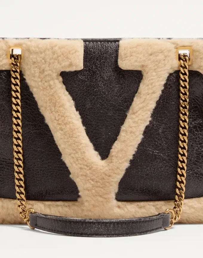Geantă de cumpărături mică din piele de oaie Valentino Garavani Viva Superstar
