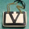 Geantă de cumpărături mică din piele nappa Valentino Garavani Viva Superstar Geantă de cumpărături mică din piele nappa Valentino Garavani Viva Superstar