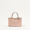 Geantă de cumpărături Rockstud Mini din piele de vițel laminată cu textură granulată Geantă de cumpărături Rockstud Mini din piele de vițel laminată cu textură granulată