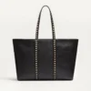 Geantă de cumpărături Valentino Garavani Rockstud din piele de vițel granulată