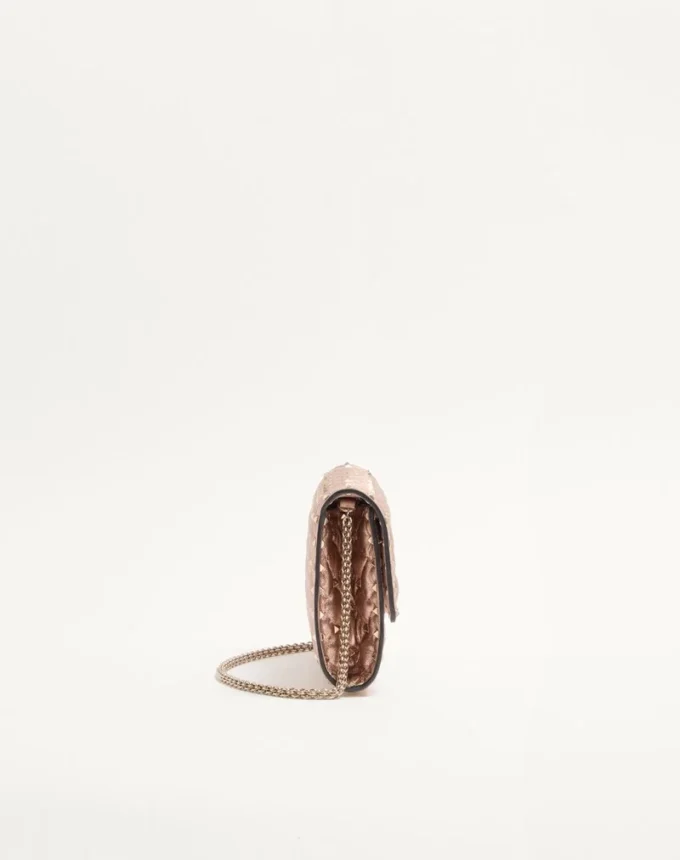 Geantă de umăr Valentino Garavani Rockstud Spike din piele nappa laminată Geantă de umăr Valentino Garavani Rockstud Spike din piele nappa laminată