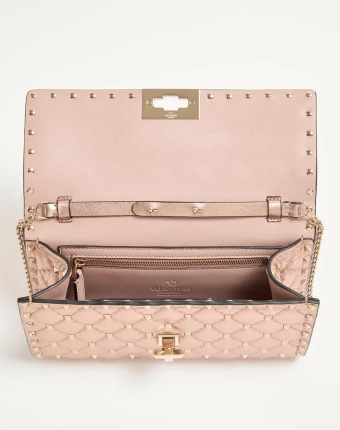 Geantă de umăr Valentino Garavani Rockstud Spike din piele nappa laminată Geantă de umăr Valentino Garavani Rockstud Spike din piele nappa laminată