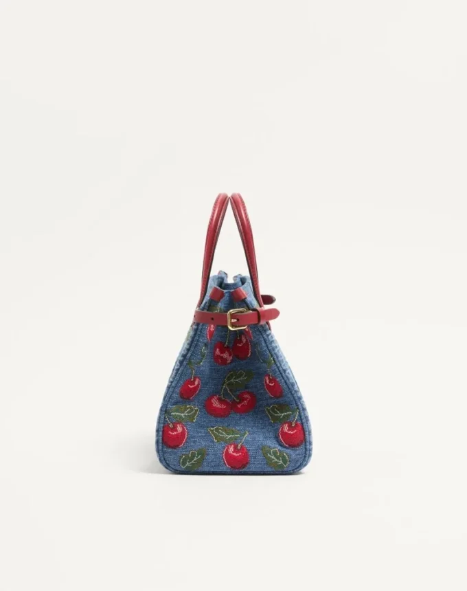 Geantă mică de cumpărături Valentino Garavani Antibes din denim cu broderie Cherryfic