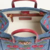 Geantă mică de cumpărături Valentino Garavani Antibes din denim cu broderie Cherryfic