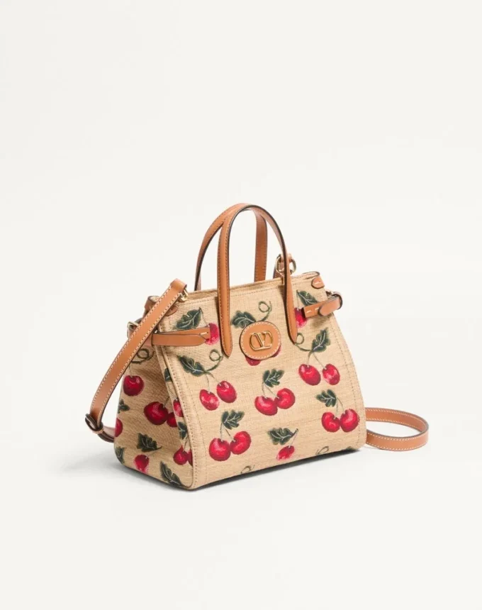 Geantă mică de cumpărături Valentino Garavani Antibes din rafie jacquard cu model Cherryfic