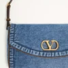 Geantă mică de umăr din denim Valentino Garavani DeVain Geantă mică de umăr din denim Valentino Garavani DeVain