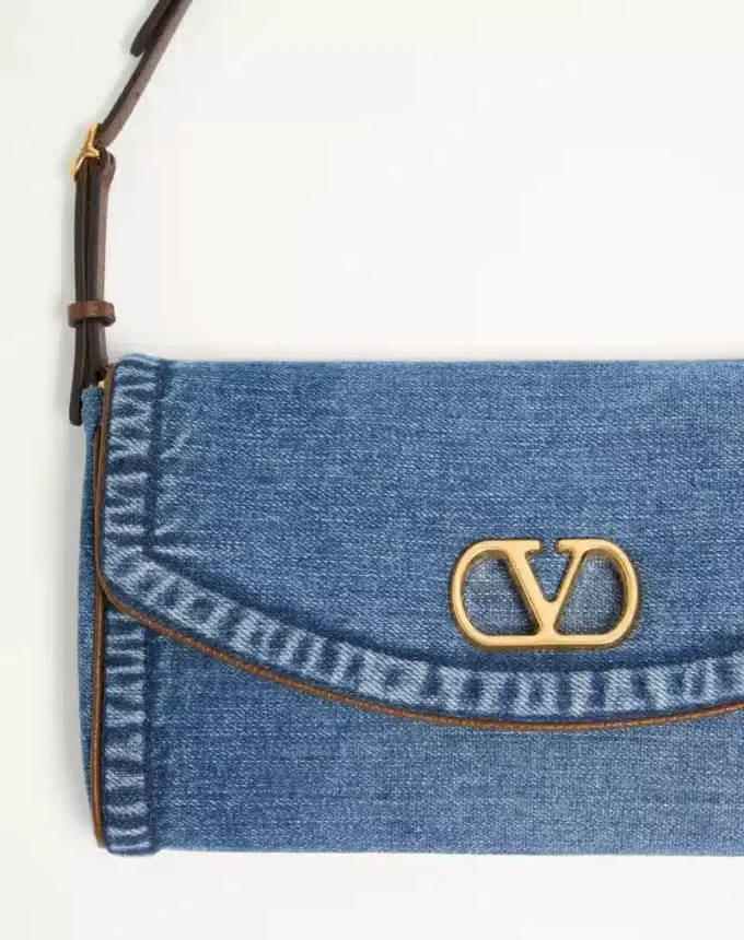 Geantă mică de umăr din denim Valentino Garavani DeVain Geantă mică de umăr din denim Valentino Garavani DeVain