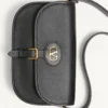 Geantă mică de umăr din piele de vițel Valentino Garavani Antibes Geantă mică de umăr din piele de vițel Valentino Garavani Antibes
