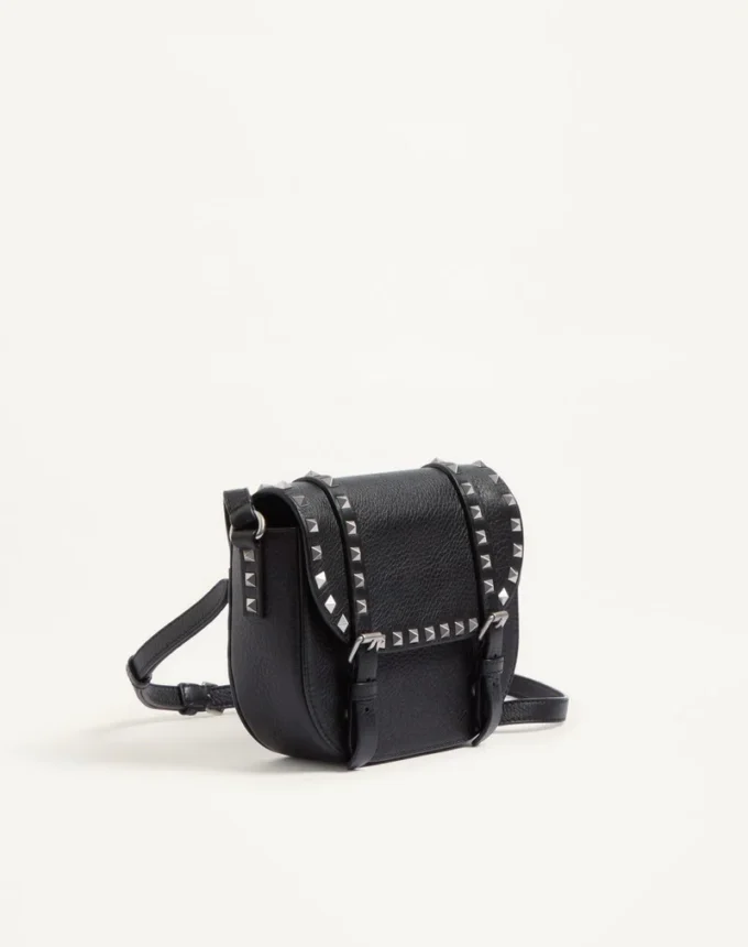 Geantă mică de umăr Rockstud din piele de vițel granulată Geantă mică de umăr Rockstud din piele de vițel granulată