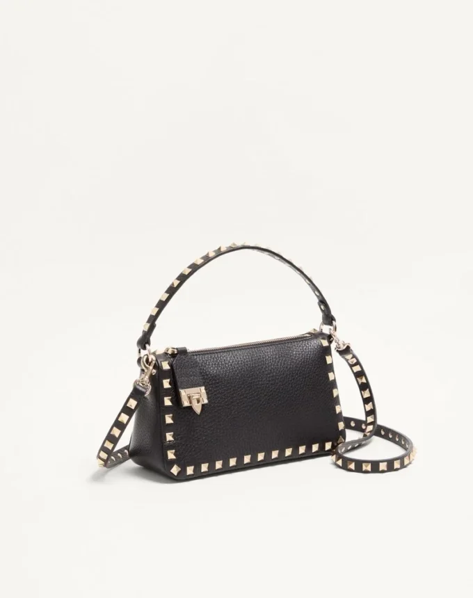 Geantă mică de umăr Rockstud din piele de vițel granulată Geantă mică de umăr Rockstud din piele de vițel granulată
