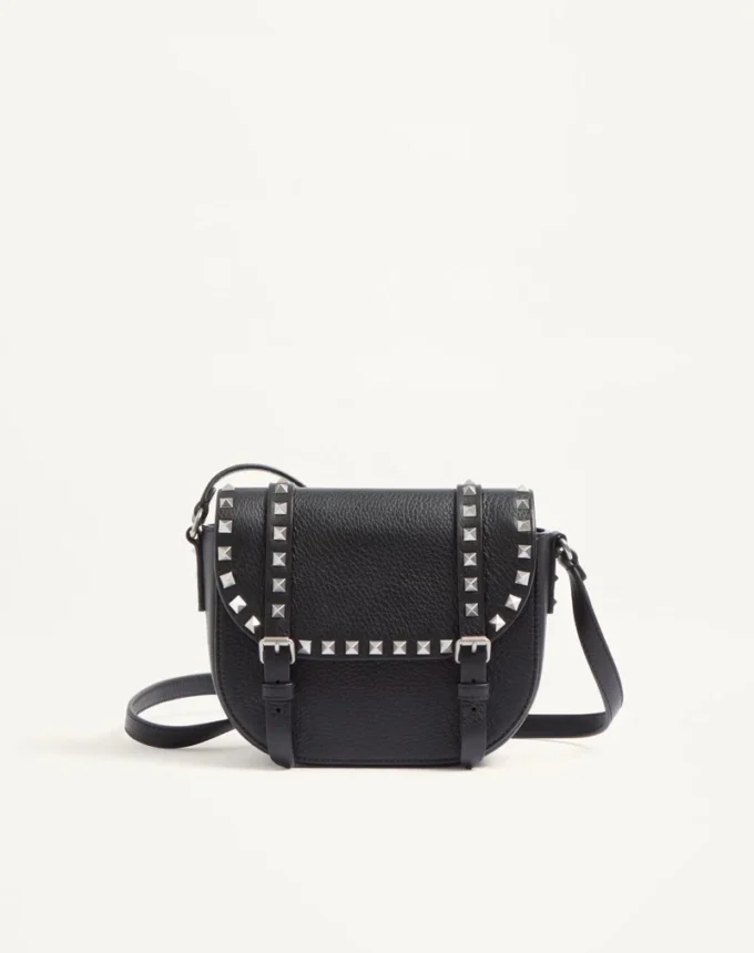 Geantă mică de umăr Rockstud din piele de vițel granulată Geantă mică de umăr Rockstud din piele de vițel granulată