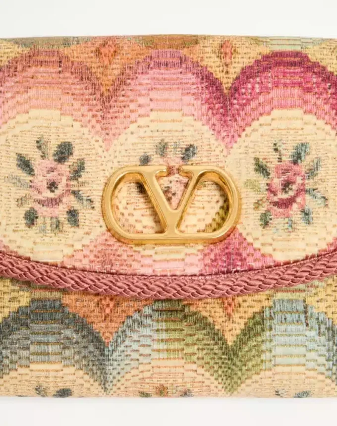 Geantă mică de umăr Valentino Garavani DeVain din țesătură Jacquard Apres L’Hiver Geantă mică de umăr Valentino Garavani DeVain din țesătură Jacquard Apres L’Hiver