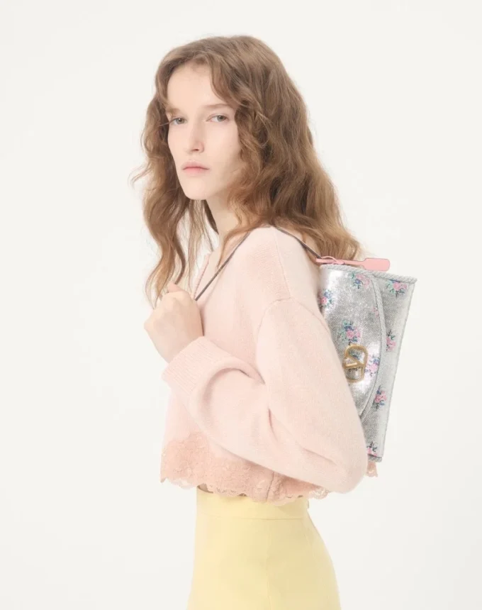 Geantă mică de umăr Valentino Garavani DeVain din țesătură jacquard florală lurex Geantă mică de umăr Valentino Garavani DeVain din țesătură jacquard florală lurex
