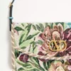 Geantă mică de umăr Valentino Garavani DeVain din țesătură jacquard Voyage Imaginaire Geantă mică de umăr Valentino Garavani DeVain din țesătură jacquard Voyage Imaginaire