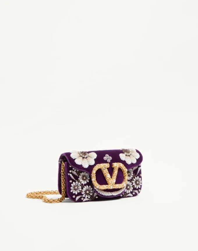 Geantă mică de umăr Valentino Garavani Locò brodată cu logo-ul Jewel Geantă mică de umăr Valentino Garavani Locò brodată cu logo-ul Jewel